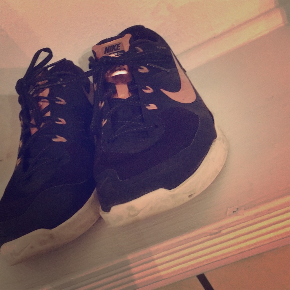 Nike fly wire rose gold shoes